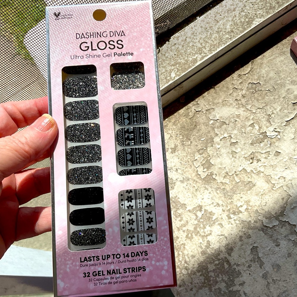 NWOT DASHING DIVA GLOSS ULTRA SHINE GEL PALETTE